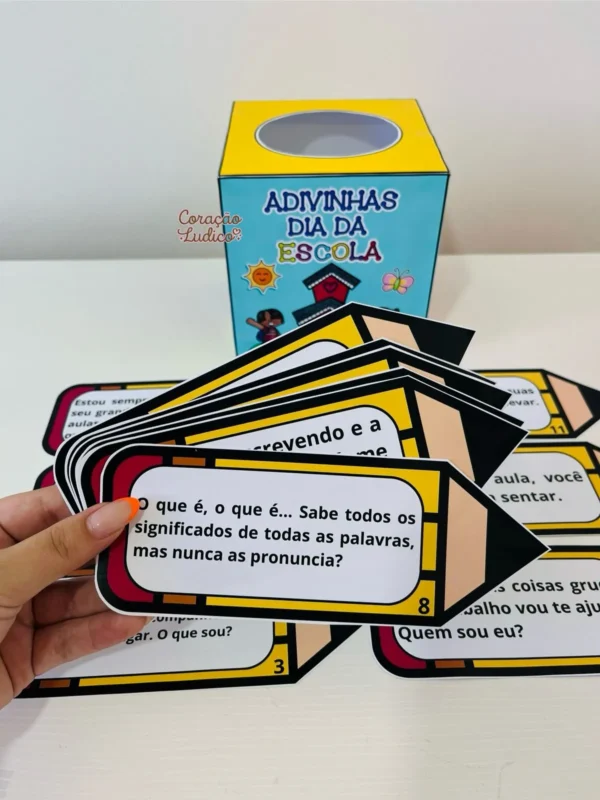 Adivinhas - Dia da Escola